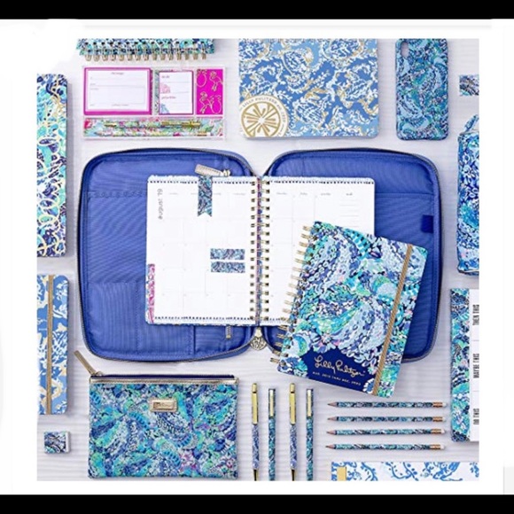 Lilly Pulitzer® Folio Document Organizer Sized to fit Lilly planners - Picture 8 of 10